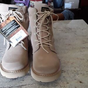 McRea NEW boots 4.5